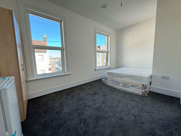 1 Bedroom House To Rent In Strode Crescent, Sheerness, ME12