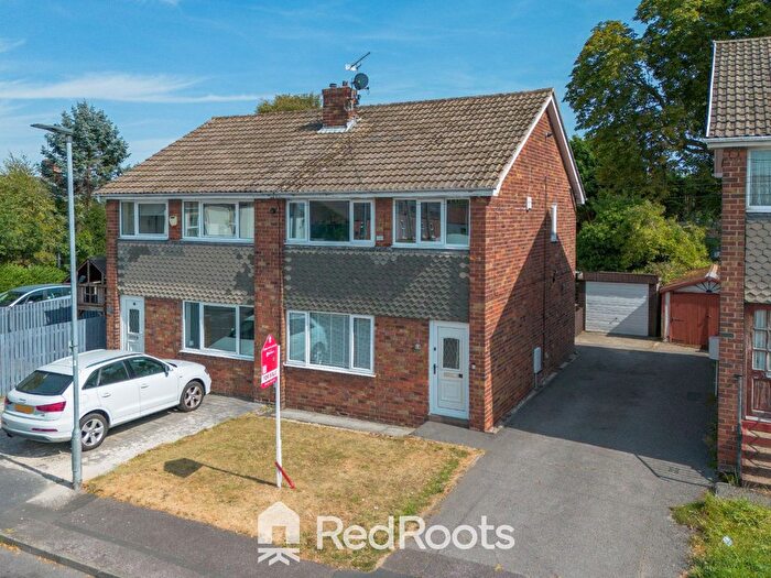 3 Bedroom Semi Detached House For Sale In Featherstone, Pontefract, West Yorkshire, WF7