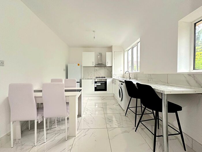 4 Bedroom Terraced House To Rent In Stothard Street, London, E1