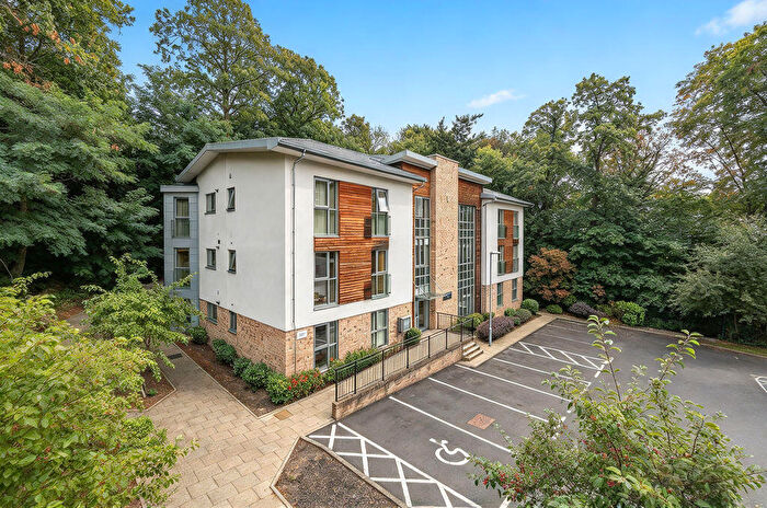 1 Bedroom Flat For Sale In Railton Close, Weybridge, KT13