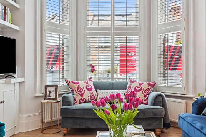 1 Bedroom Flat To Rent In Hadyn Park Road, Askew Village, W12