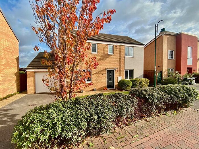 3 Bedroom Detached House For Sale In Saxonbury Way, Peterborough, PE2