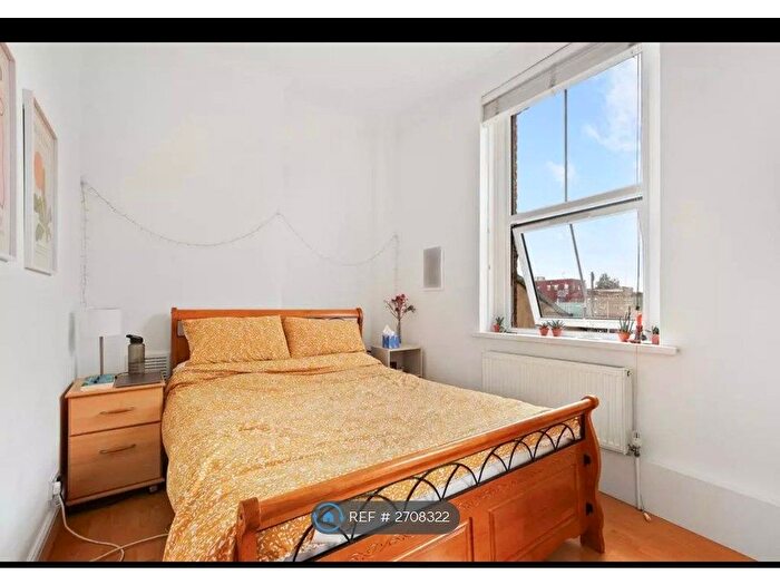 2 Bedroom Flat To Rent In Kingsland High Street, London, E8