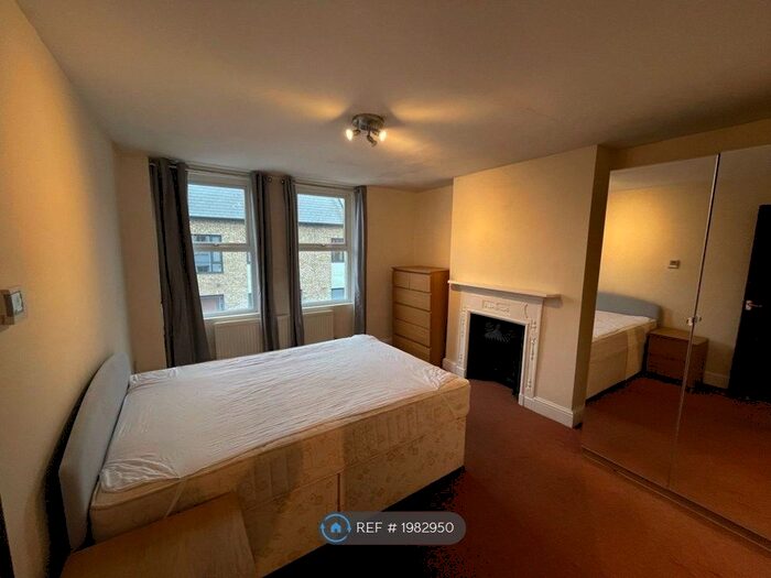 2 Bedroom Flat To Rent In Coverton Road, London, SW17