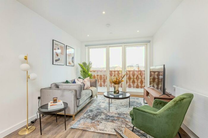 2 Bedroom Apartment To Rent In Bed, Th Floor Avocet At Pelican House In Fresh Wharf, Barking, IG11