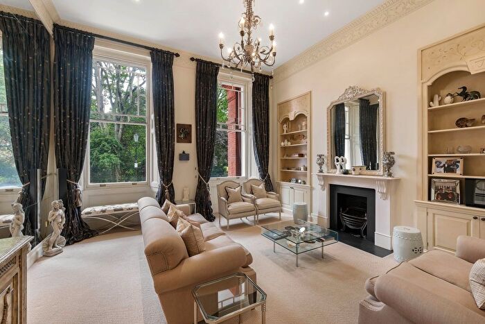 3 Bedroom Flat For Sale In Cadogan Square, London, SW1X