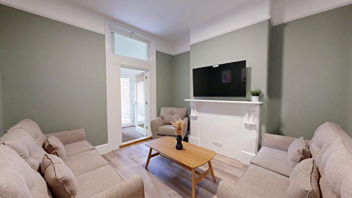 7 Bedroom House To Rent In Longbrook Street, EX4