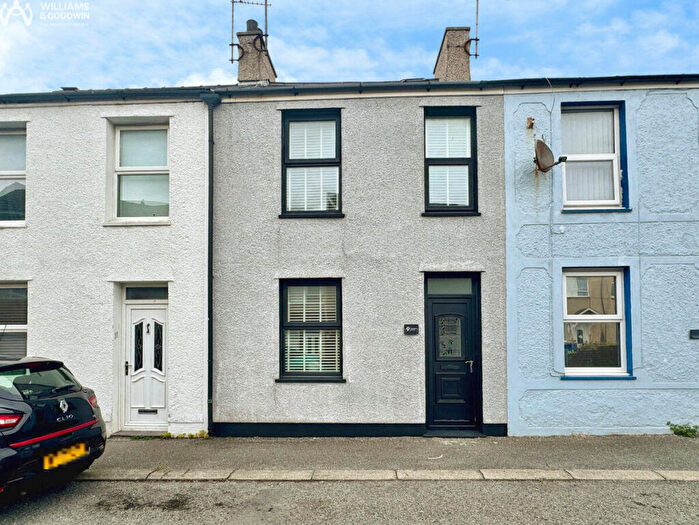 2 Bedroom Terraced House For Sale In George Street, Holyhead, Anglesey, LL65