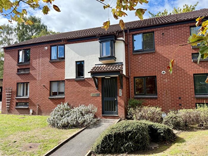 2 Bedroom Apartment To Rent In Spring Pool, Warwick, CV34