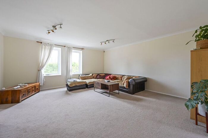 2 Bedroom Mews To Rent In Hooper Street, Aldgate, London, E1