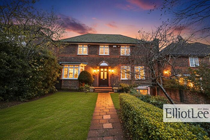 6 Bedroom Detached House For Sale In Sudbury Hill, Harrow, HA1