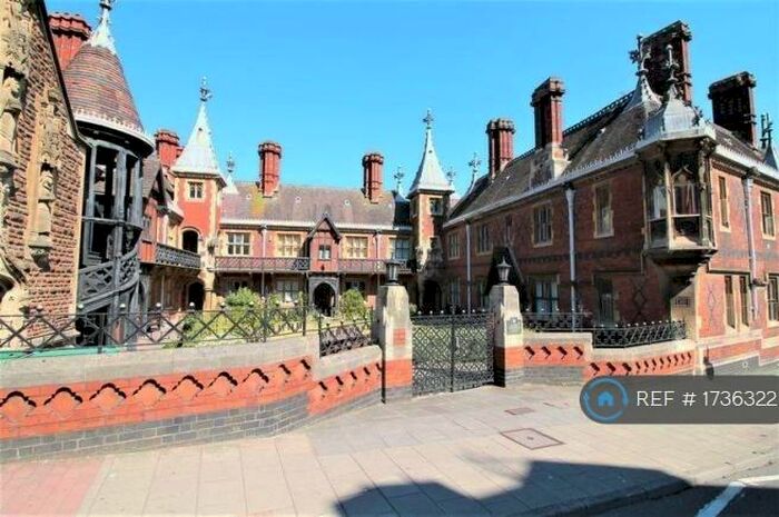 2 Bedroom Flat To Rent In The Three Kings Court, Bristol, BS1