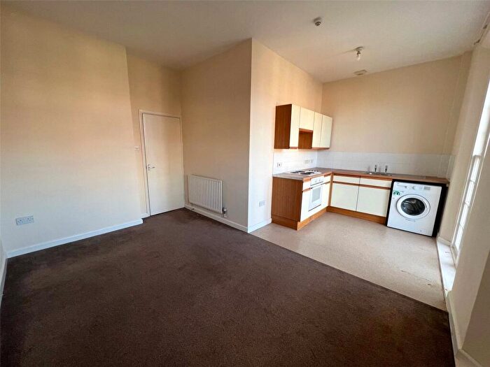 2 Bedroom Flat To Rent In Bugle Street, Southampton, Hampshire, SO14