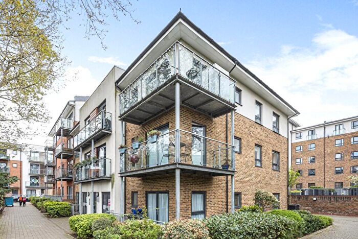 1 Bedroom Apartment For Sale In Desvignes Drive, London, SE13