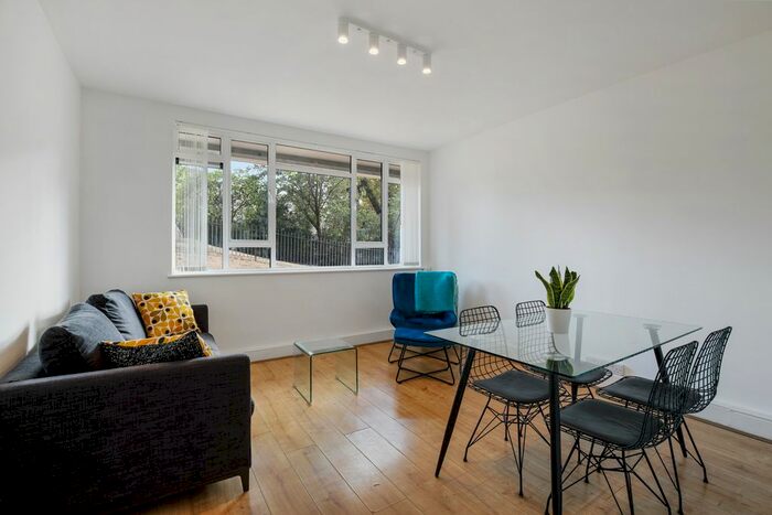 1 Bedroom Flat To Rent In Hallfield Estate, London, W2