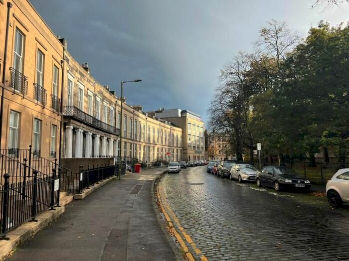 3 Bedroom Flat To Rent In Hopetoun Crescent, Edinburgh, EH7