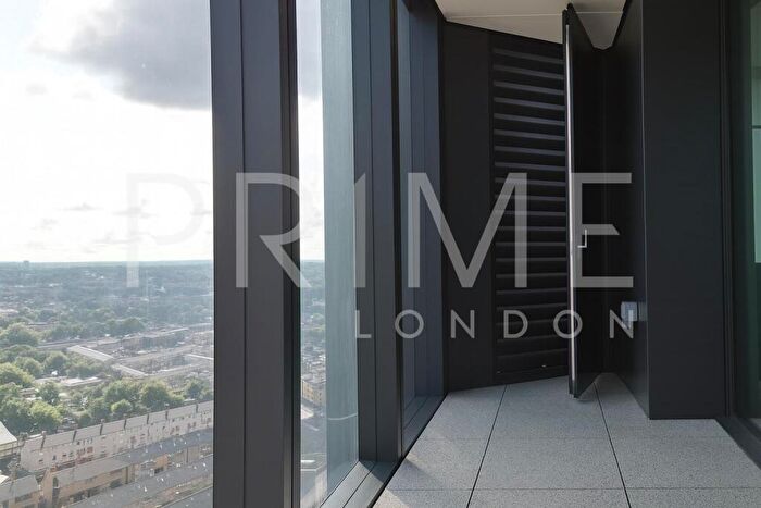 2 Bedroom Apartment For Sale In Amory Tower, Marsh Wall, Canary Wharf, E14