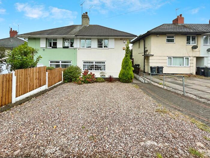 3 Bedroom Semi-Detached House For Sale In Hurlingham Road, Birmingham, B44