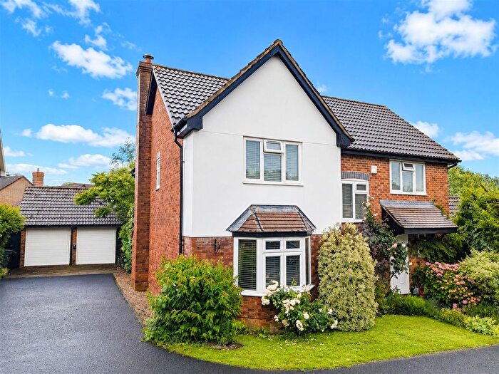 4 Bedroom Detached House For Sale In Goldcrest Drive, Ridgewood, Uckfield, TN22