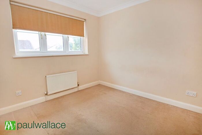 3 Bedroom Detached House For Sale In Canons Gate, Cheshunt, Waltham Cross, EN8