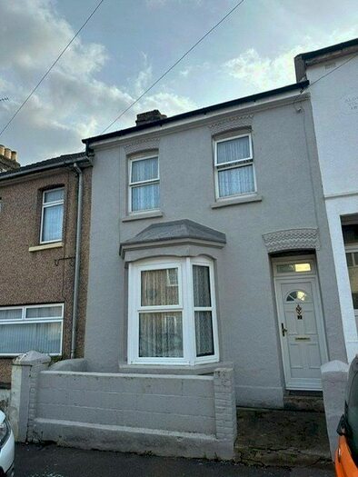 3 Bedroom Terraced House To Rent In Edinburgh Road, Chatham, Kent, ME4