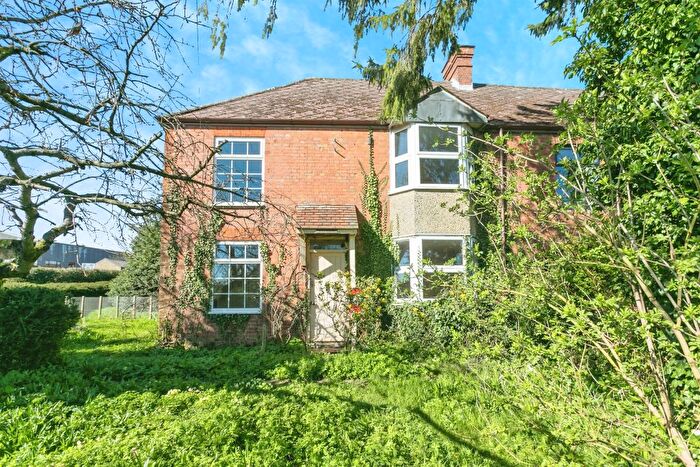 3 Bedroom Cottage For Sale In Main Street, Gawcott, Buckingham, MK18