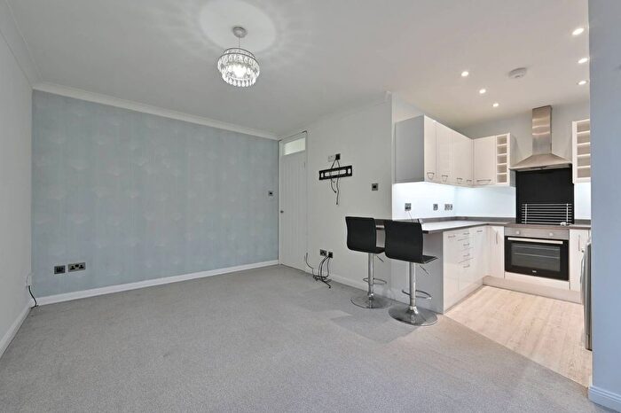 1 Bedroom Maisonette To Rent In Hales Park Close, Hemel Hempstead, HP2