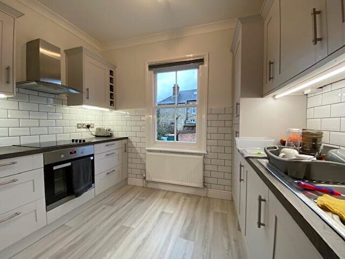 1 Bedroom Flat To Rent In Manor Road, Beckenham, London, BR3