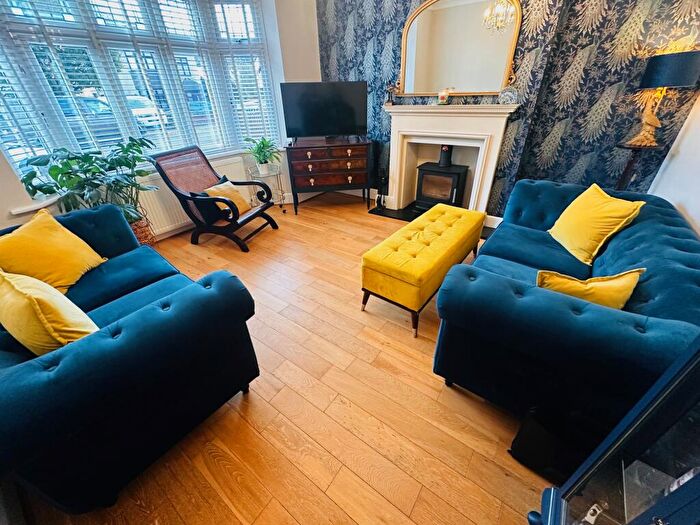 5 Bedroom House To Rent In The Grove, Bournemouth, BH9