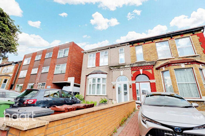 1 Bedroom Terraced House To Rent In Fairlop Road, London, E11