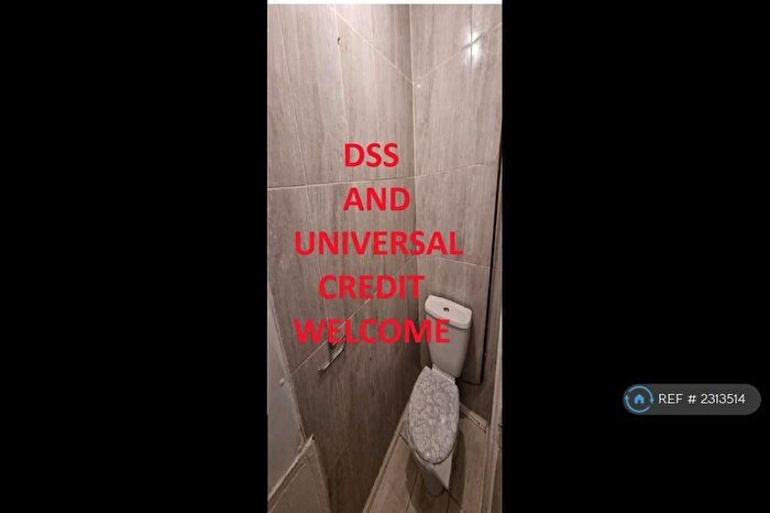 2 Bedroom Flat To Rent In Redbridge Gardens, London, SE5