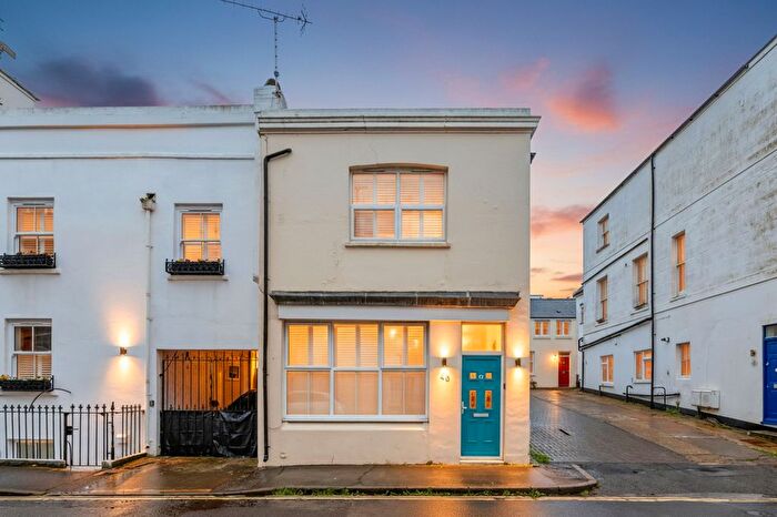 1 Bedroom Semi Detached House For Sale In Sillwood Street, Brighton, BN1