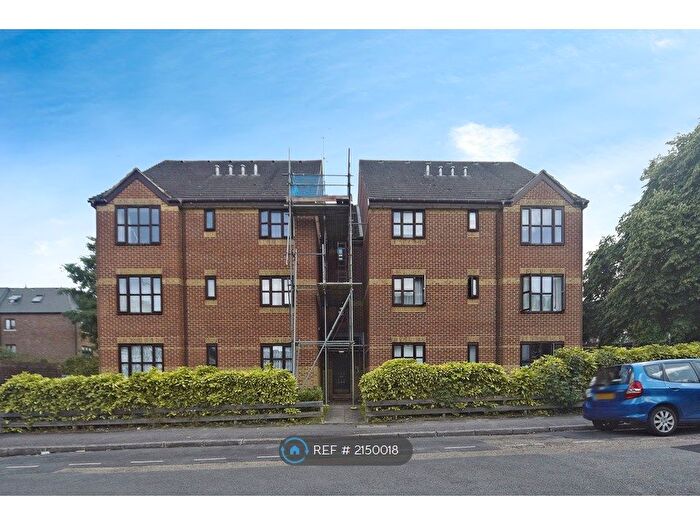 1 Bedroom Flat To Rent In Evergreen Court, Sutton, SM2
