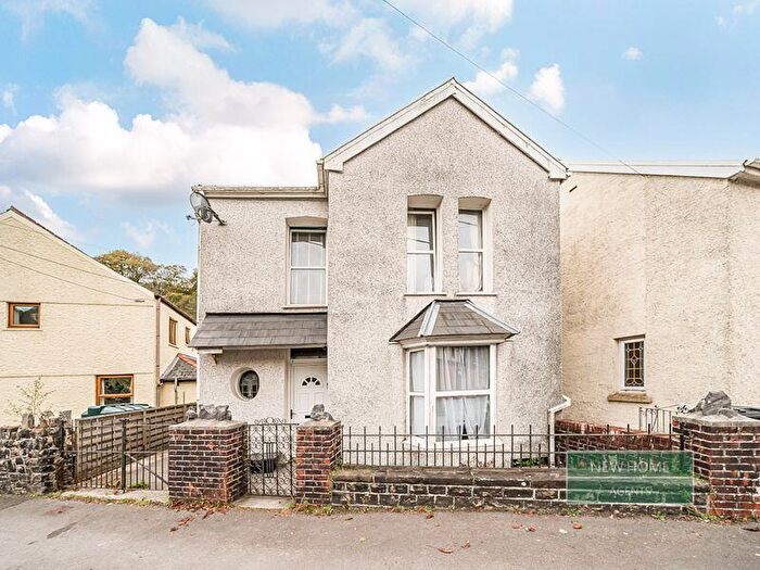 3 Bedroom Detached House For Sale In Heol Gwys, Upper Cwmtwrch, Swansea, SA9