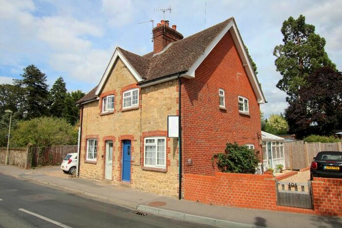 2 Bedroom Semi-Detached House To Rent In Midhurst Road, Liphook, GU30