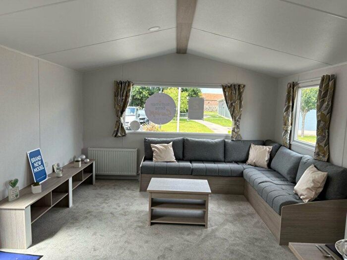 2 Bedroom Park Home For Sale In Sand Le Mere Holiday Park, HU12