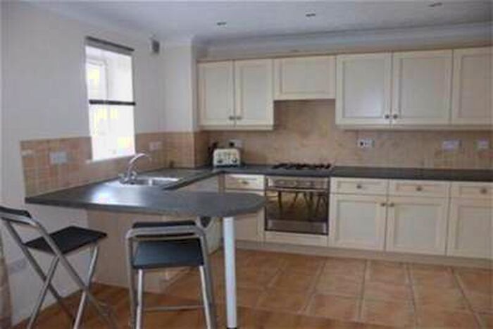2 Bedroom Flat To Rent In Lakeside - Roundhill Court, DN4