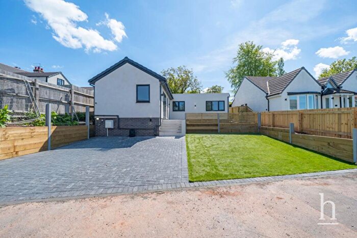 2 Bedroom Detached Bungalow For Sale In South Drive, Irby, CH61