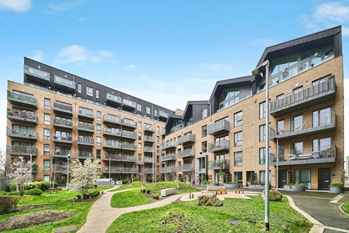 1 Bedroom Flat For Sale In Anderson Square, London, E3