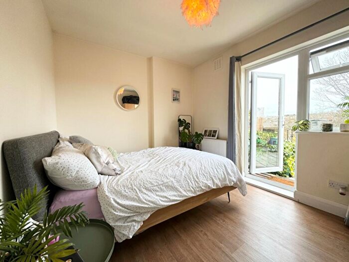 1 Bedroom Flat To Rent In Hanley Road, Finsbury Park, N4