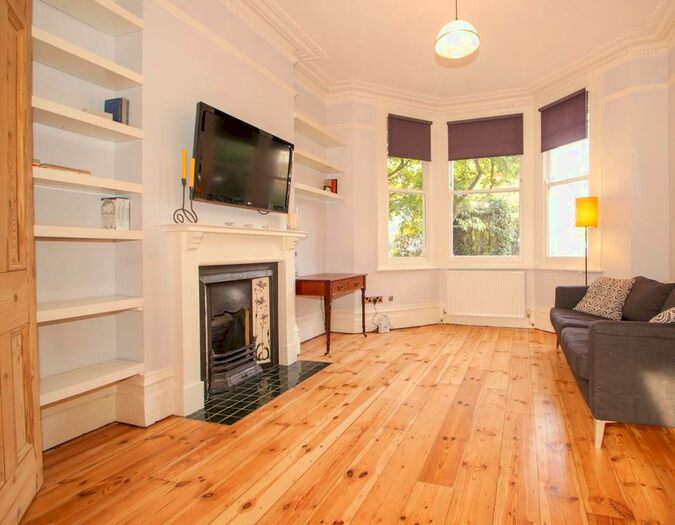 2 Bedroom Flat To Rent In Manor Park, London, SE13