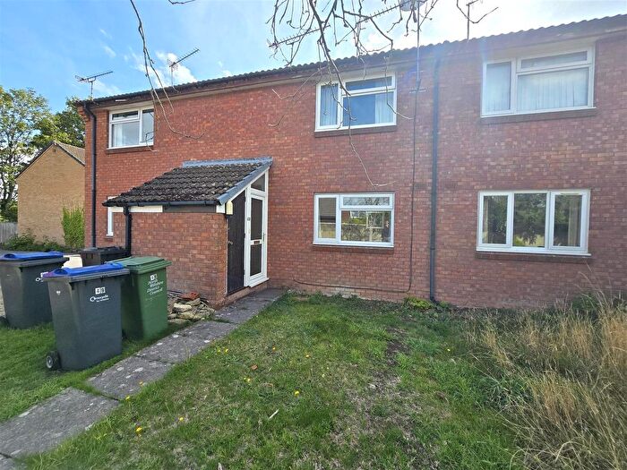 1 Bedroom Flat For Sale In Roman Way, Chippenham, SN15