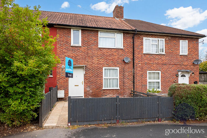 3 Bedroom Terraced House To Rent In Malling Gardens, Morden, SM4