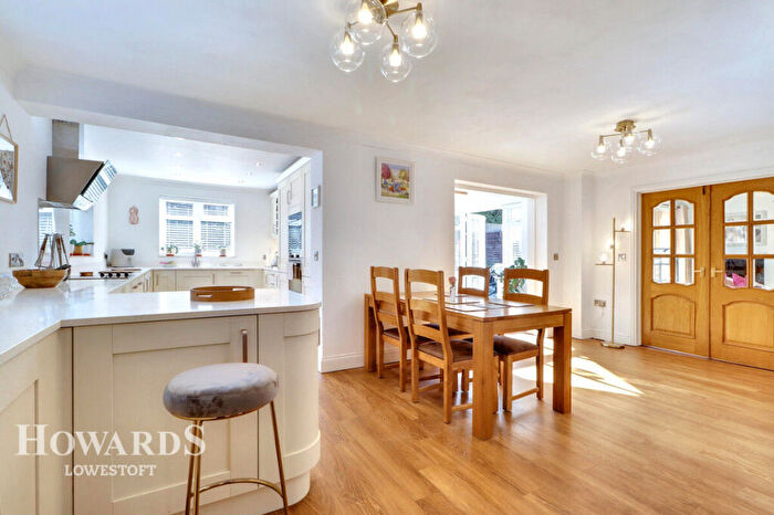 5 Bedroom Detached House For Sale In Rookery Close, Lowestoft, NR33