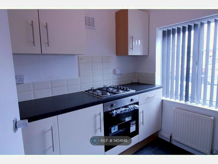 1 Bedroom Flat To Rent In Long Lane, Halesowen, B62