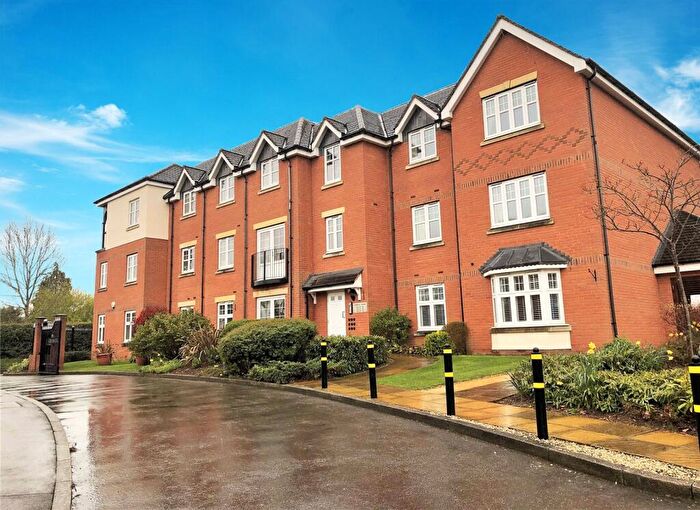 2 Bedroom Flat To Rent In Chancel Court, Solihull, West Midlands, B91