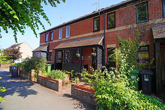 2 Bedroom Terraced House To Rent In Coten End, Warwick, Warwickshire, CV34