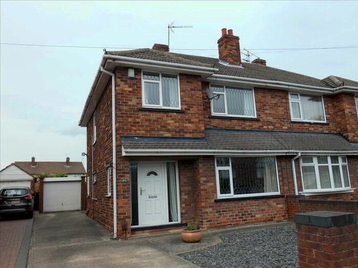 3 Bedroom Semi-Detached House To Rent In Willoughby Road, Scunthorpe, DN17