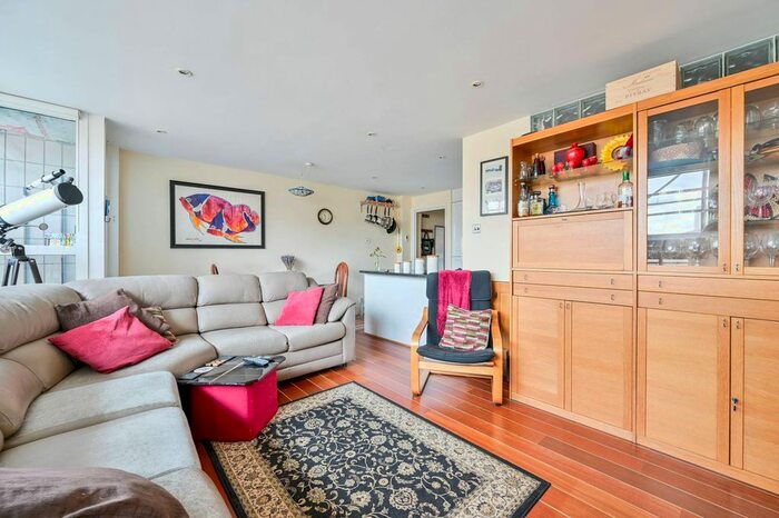 2 Bedroom Flat To Rent In Baltic Quay, Rotherhithe, London, SE16