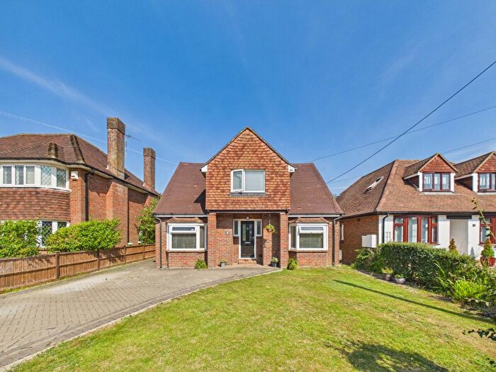 3 Bedroom Detached House For Sale In Sunnymede Avenue, Chesham, HP5